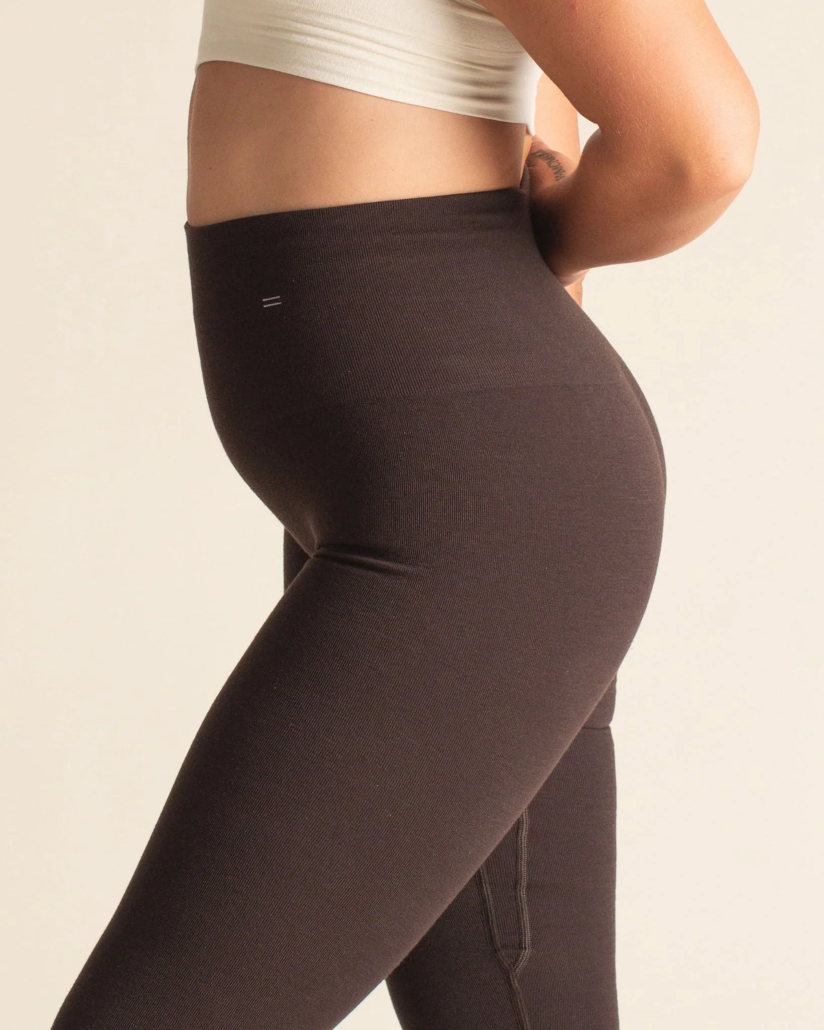 Essential Compressive Legging 28" - Image 17