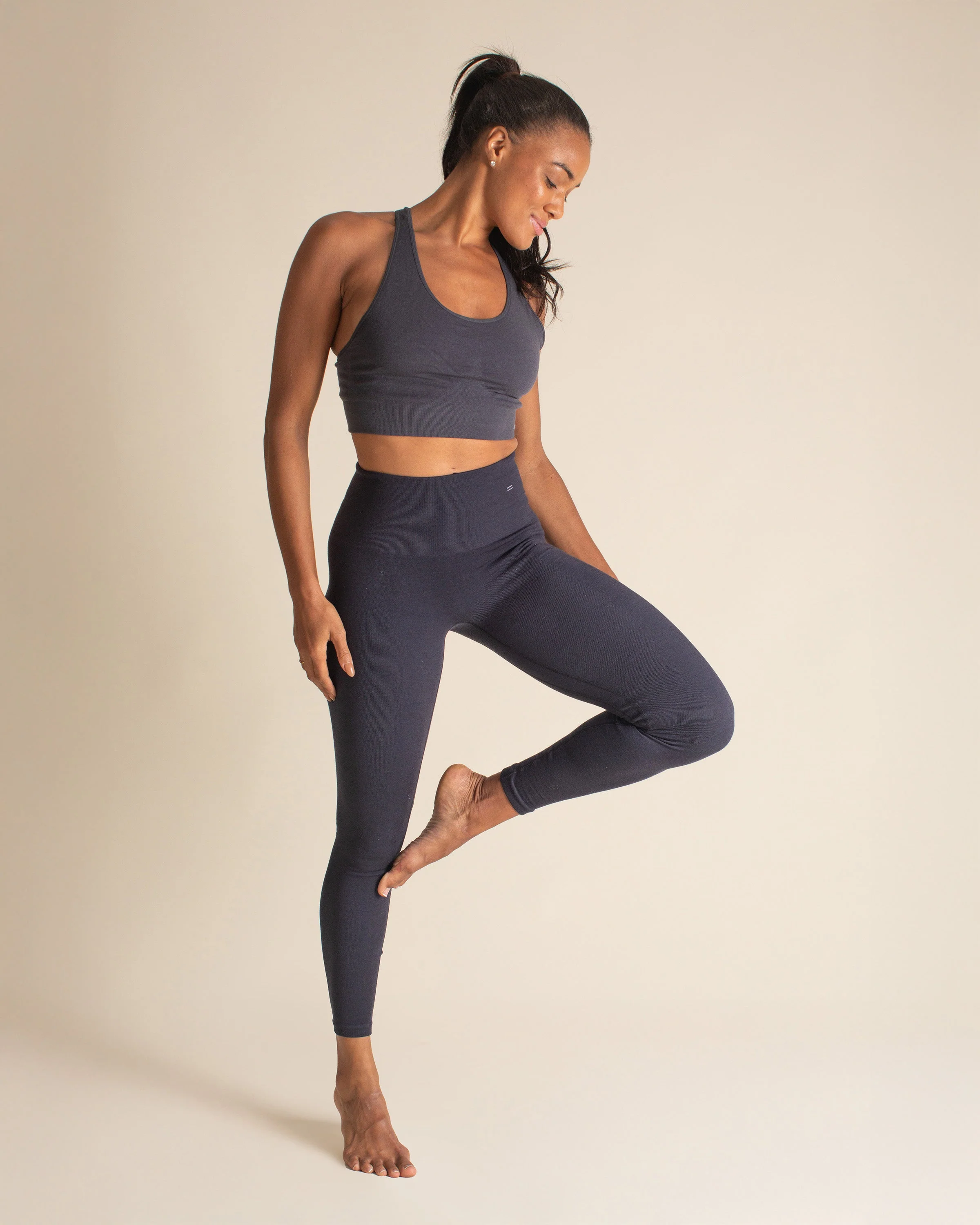 Essential Compressive Legging 28" - Image 24